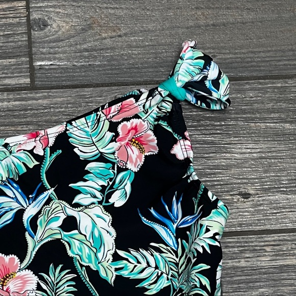 Tommy Bahama One-Piece Swimsuit Girls Size 12 One Shoulder Black Hibiscus Blooms - Picture 4 of 12
